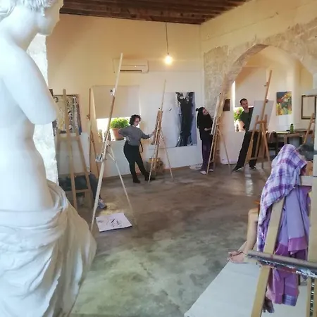 Homestay Cornaro Fine Arts Center Limassol